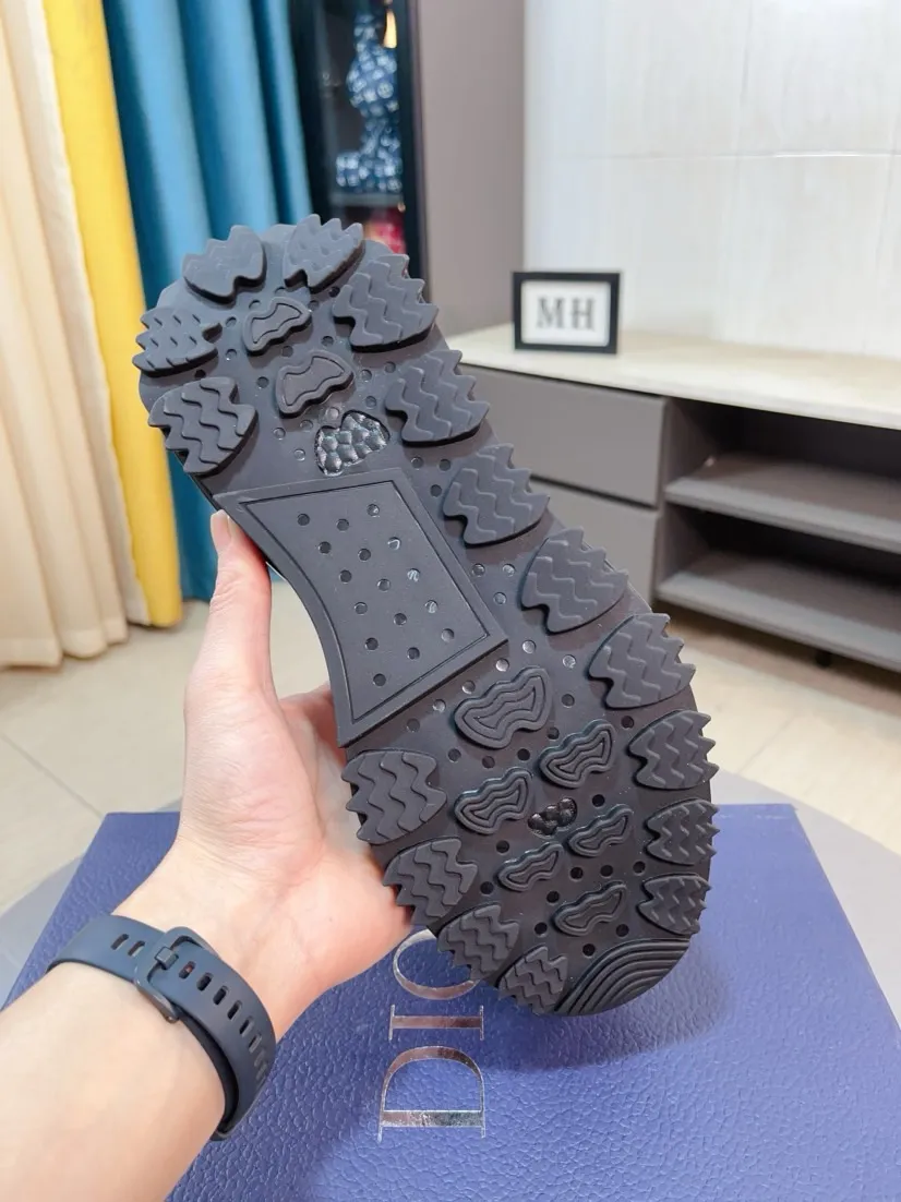 Ex-factory price 438🌹🌹【Dior】Best-selling model, world premiere on official website🔝High-end brand of men's shoes, latest series on official website: The upper is made of imported cowhide with specially designed fabrics➕Mesh breathable lining. Make walking more convenient and comfortable! Compared with the official quality, Midea’s 1:1 replica. Create a fashionable personality to set off your uniqueness! A must-have for trendy men! Classic style. Men's sizes: 38-44.